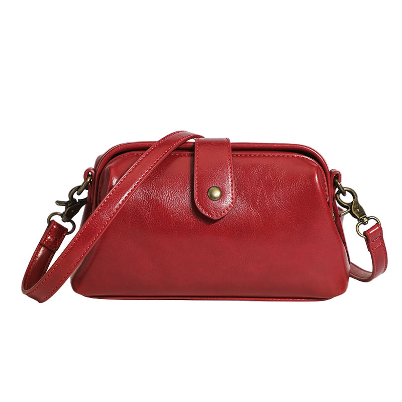Vintage Crossbody Bag – Snap-Top Frame — Red, front view | BTendance