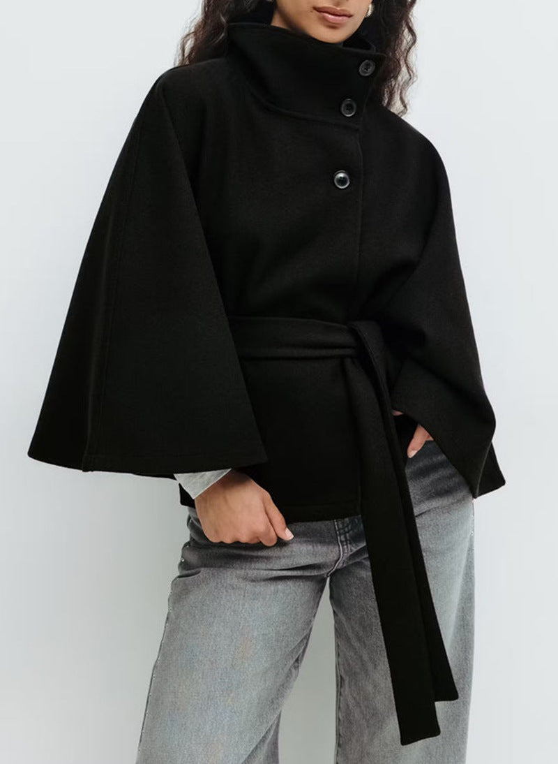 Manteau Long Ceinturé Femme – Col Montant & Élégance Intemporelle