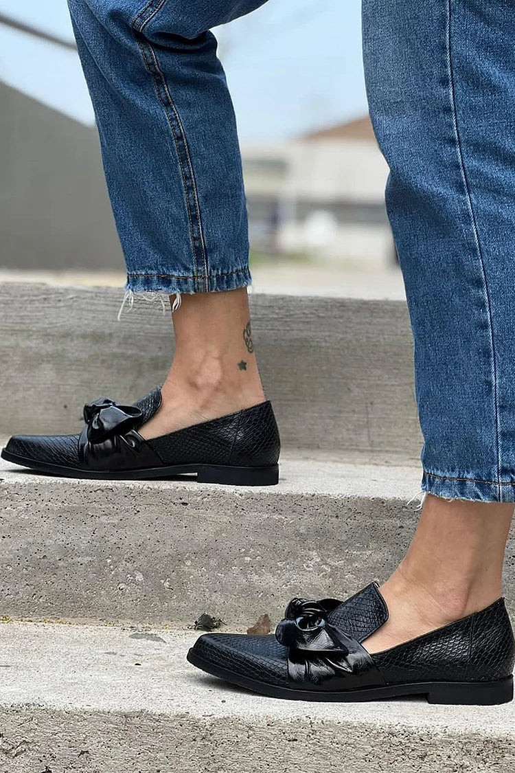 BLACK LOAFERS WITH SHINY BOW 3