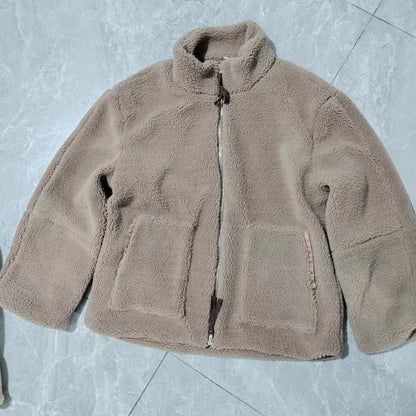 Manteau Femme en Laine d’Agneau à Col Roulé Élégant et Chaud