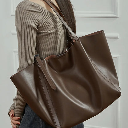 Soft tote bag with long handles – Brown tote worn on the shoulder | BTendance