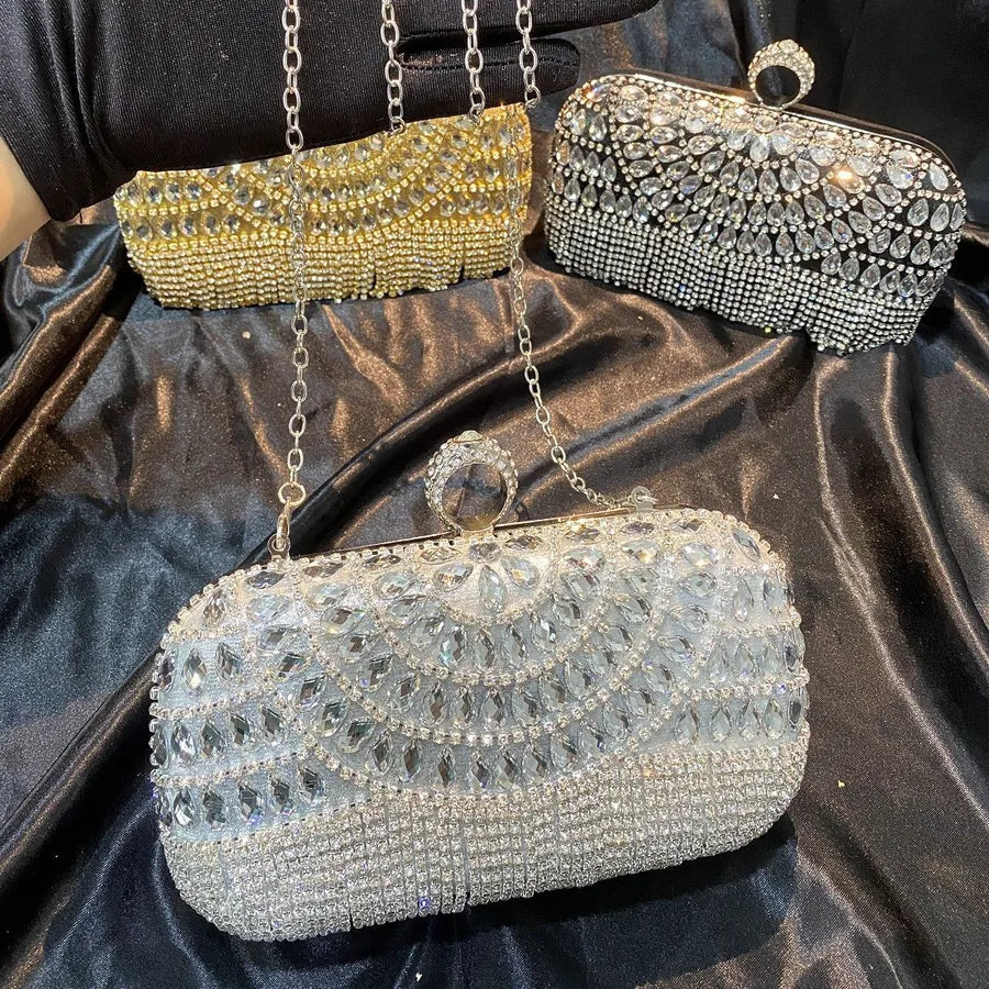 Scalloped Rhinestone Box Clutch – Color selection with chains | BTendance