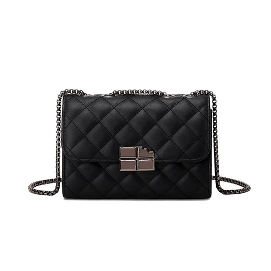 Quilted chain strap crossbody bag – Black bag on white background | BTendance