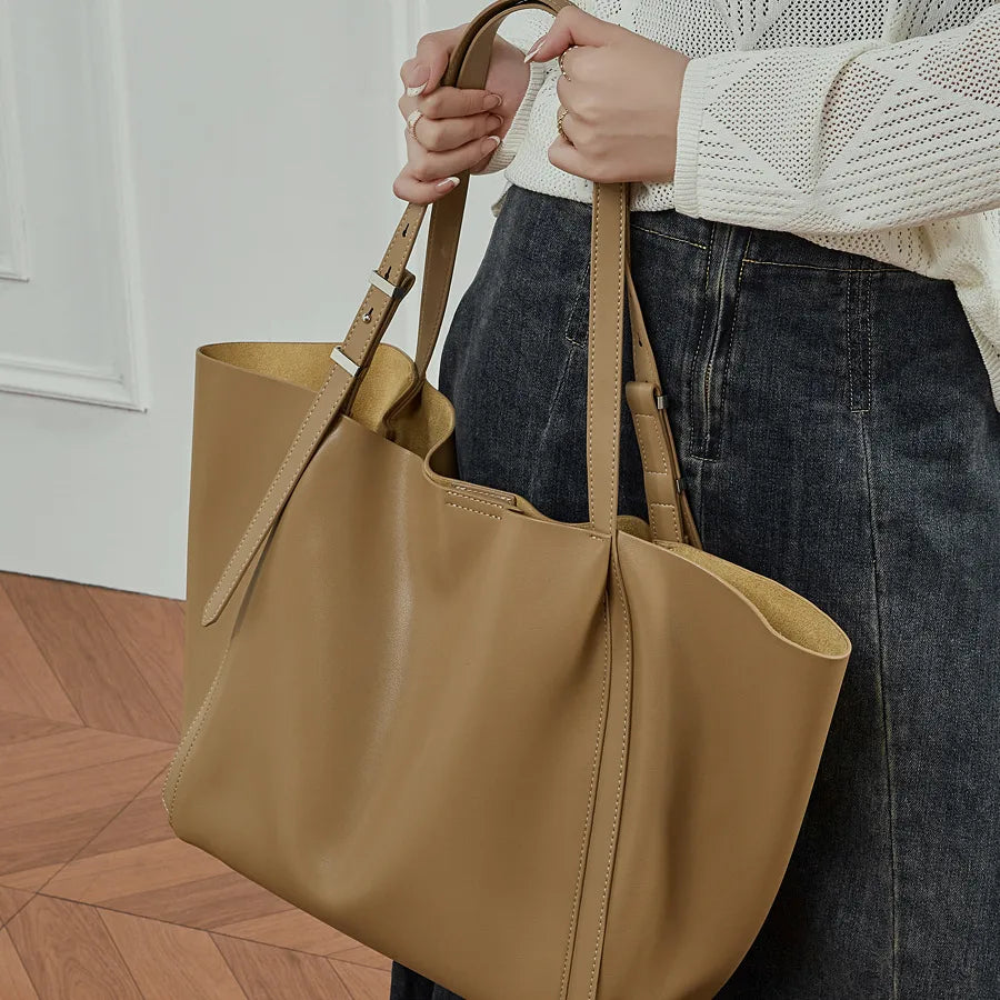 Soft tote bag with long handles – Tan tote held by its handles | BTendance
