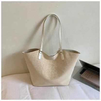 Leopard texture shoulder tote bag – Cream bag, front view | BTendance