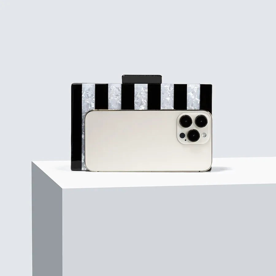 Women's Striped Acrylic Box Clutch with Chain – Scale comparison | BTendance