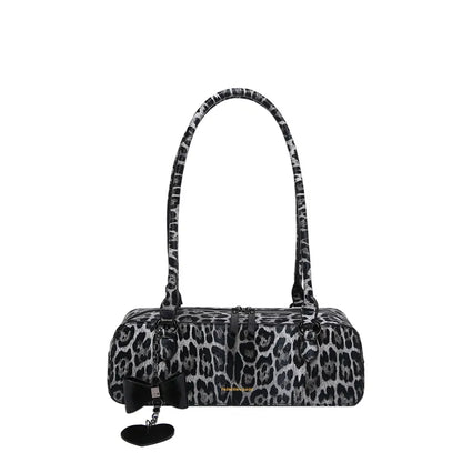 Leopard print shoulder bag with heart charm – Grey leopard bag, front view | BTendance