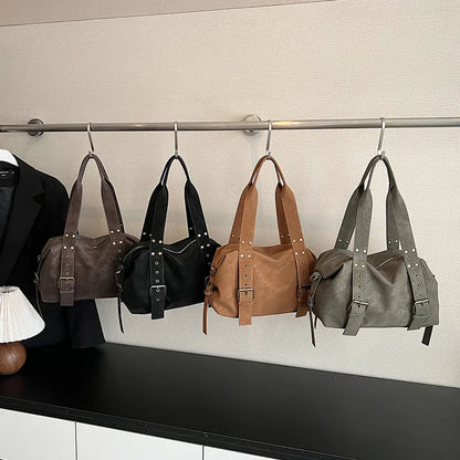 Buckle detail shoulder bag – Four colours hanging on a rail | BTendance