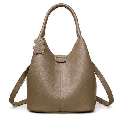 Bucket handbag with shoulder strap and bear charm – Taupe bag, front view | BTendance