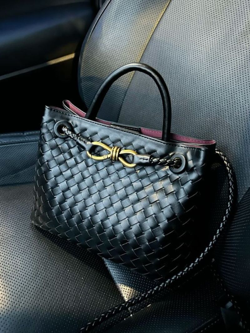 Woven Vegan Leather Handbag – Lucia Top Handle — Black, close-up on seat | BTendance